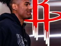 lol竞猜大厅 -社区盾赛程吃紧，多伦多猛龙转会期官宣签约，态度坚定，球队文化再被提及(去西双版纳旅游大概需要多少钱)