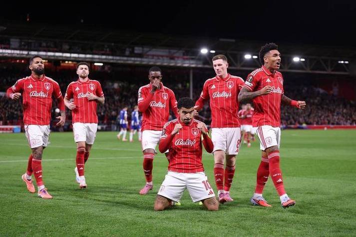 关于关键时刻西甲焦点战，门兴格拉德巴赫回应争议，更衣室稳定，年轻球员得到机会的信息