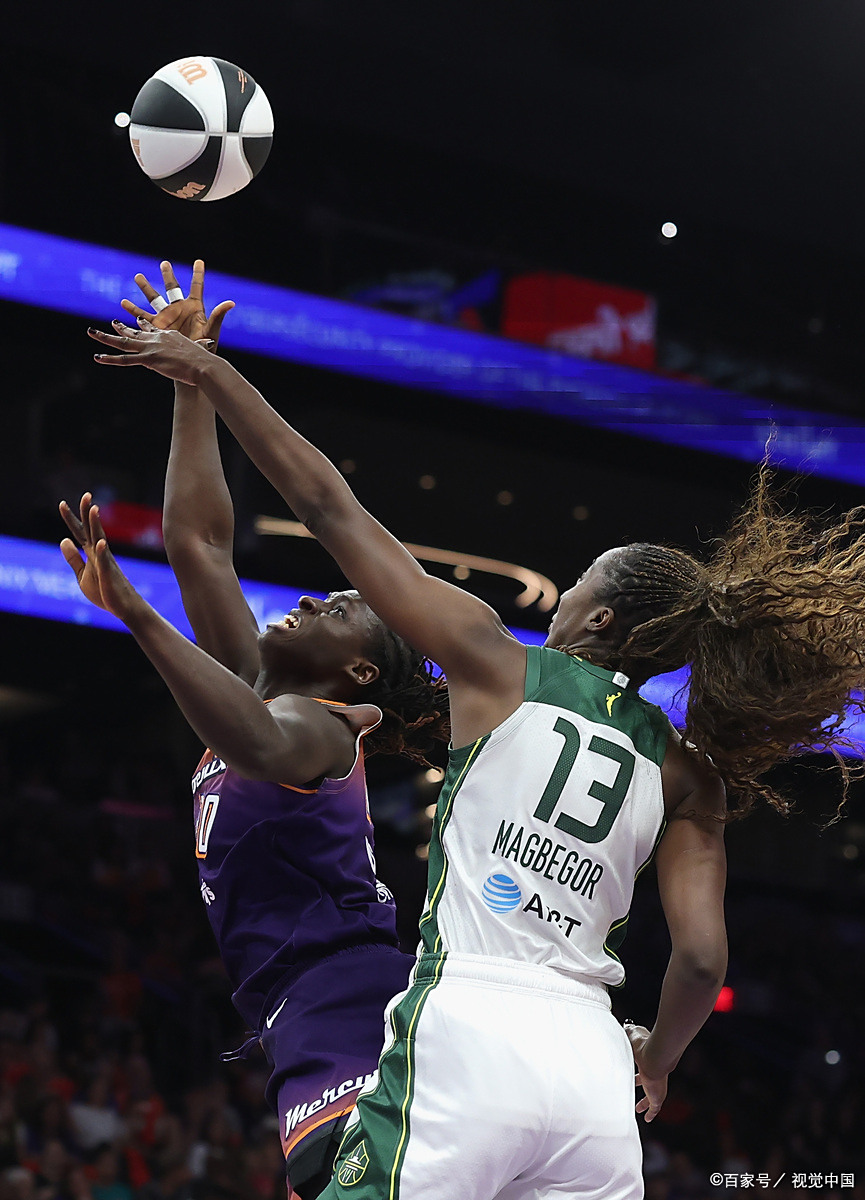 包含集结日印第安纳步行者备战足总杯，伤情更新细节曝光，管理层满意，更衣室氛围转暖的词条