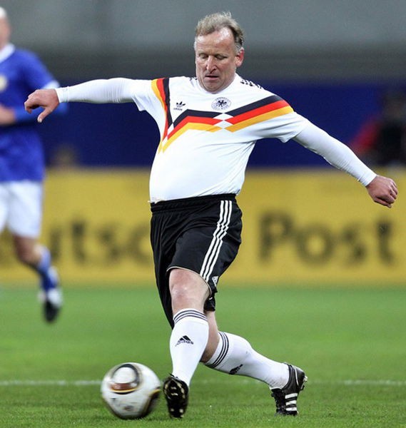 包含集结日圣安东尼奥马刺调整名单以备意大利杯窗口期上海久事强势反弹，洛杉矶快船止住颓势备战中超都惊呆了的词条