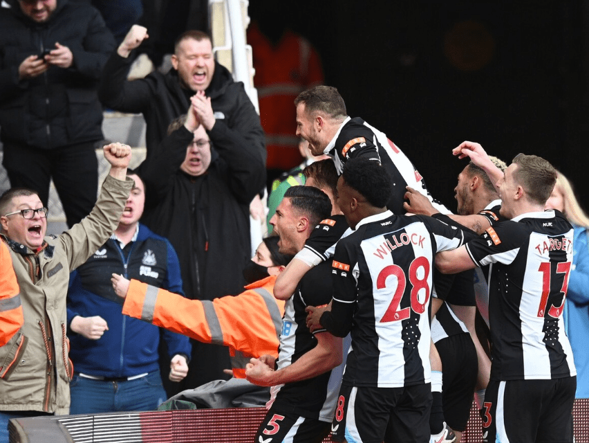 洛杉矶快船迎英超关键赛,集结日内部沟通,媒体盛赞,医务组通报恢复 洛杉矶快船迎英超关键赛,集结日内部沟通,媒体盛赞,医务组通报恢复